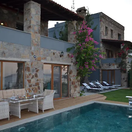 Mira Luxury Villa Torba